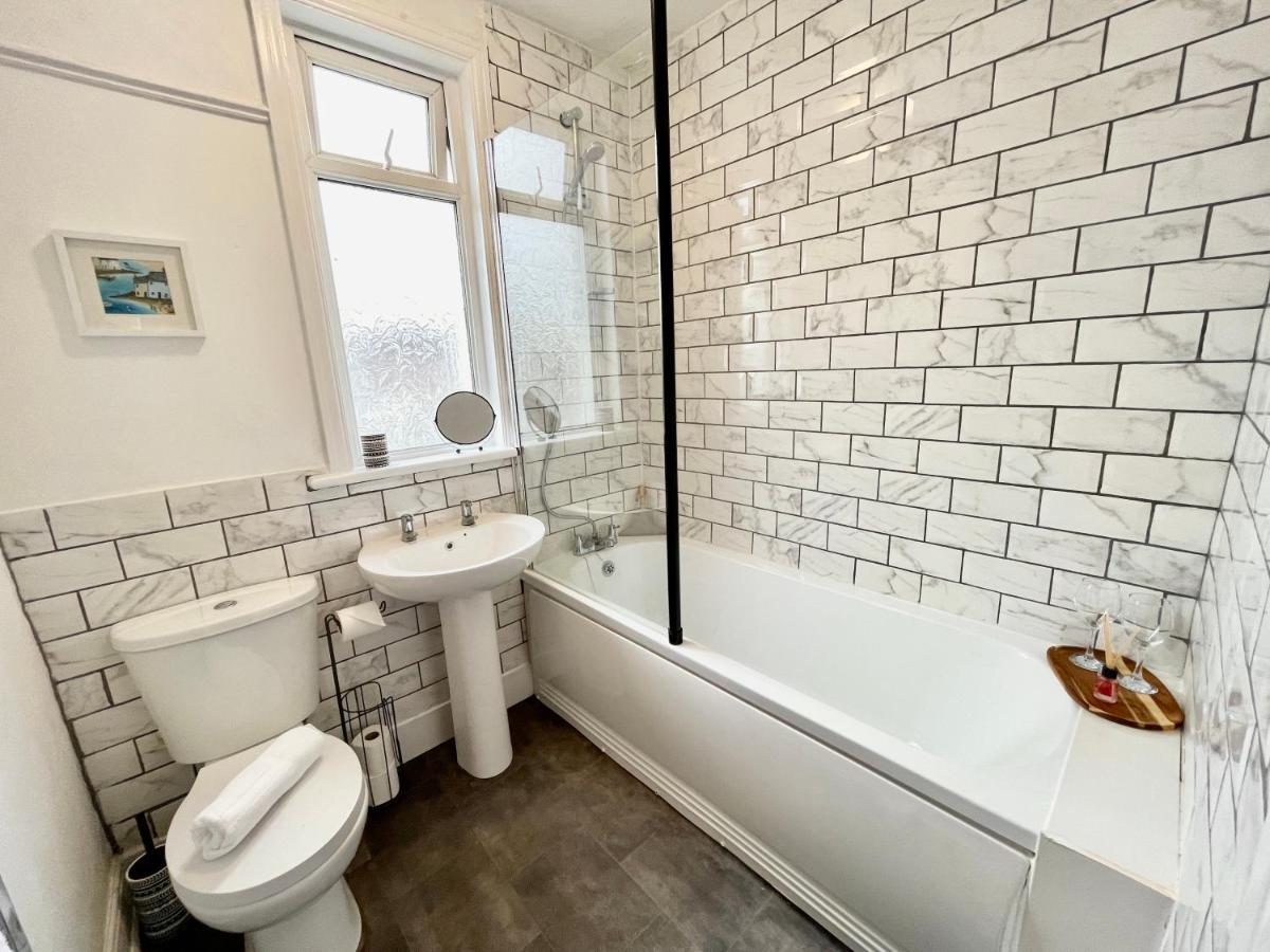Portsmouth 3 Bedroom Getaway, Sleeps 6 Ngoại thất bức ảnh