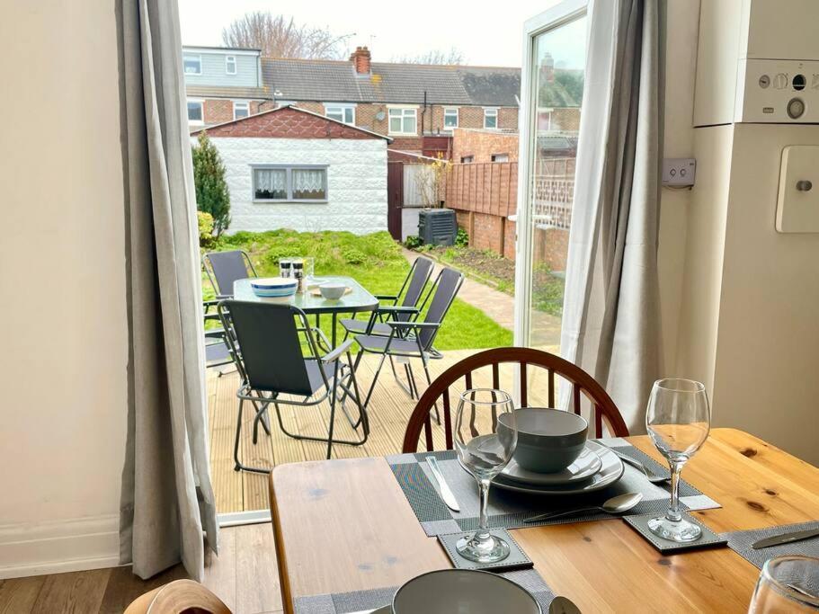 Portsmouth 3 Bedroom Getaway, Sleeps 6 Ngoại thất bức ảnh