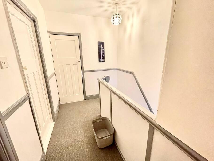 Portsmouth 3 Bedroom Getaway, Sleeps 6 Ngoại thất bức ảnh