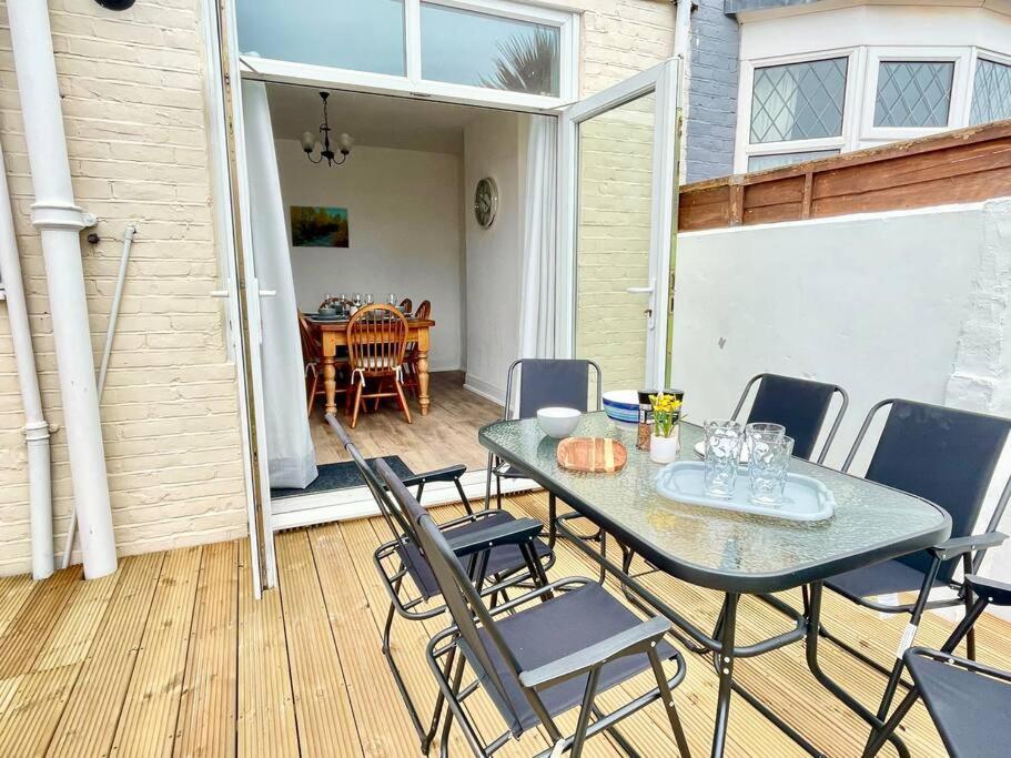 Portsmouth 3 Bedroom Getaway, Sleeps 6 Ngoại thất bức ảnh